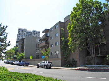 Lakeview Towers | Apartments | Parking